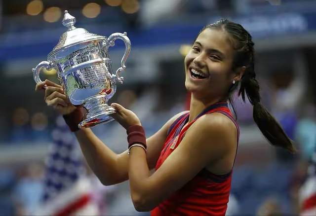 翔伞运动的 翔伞运动的