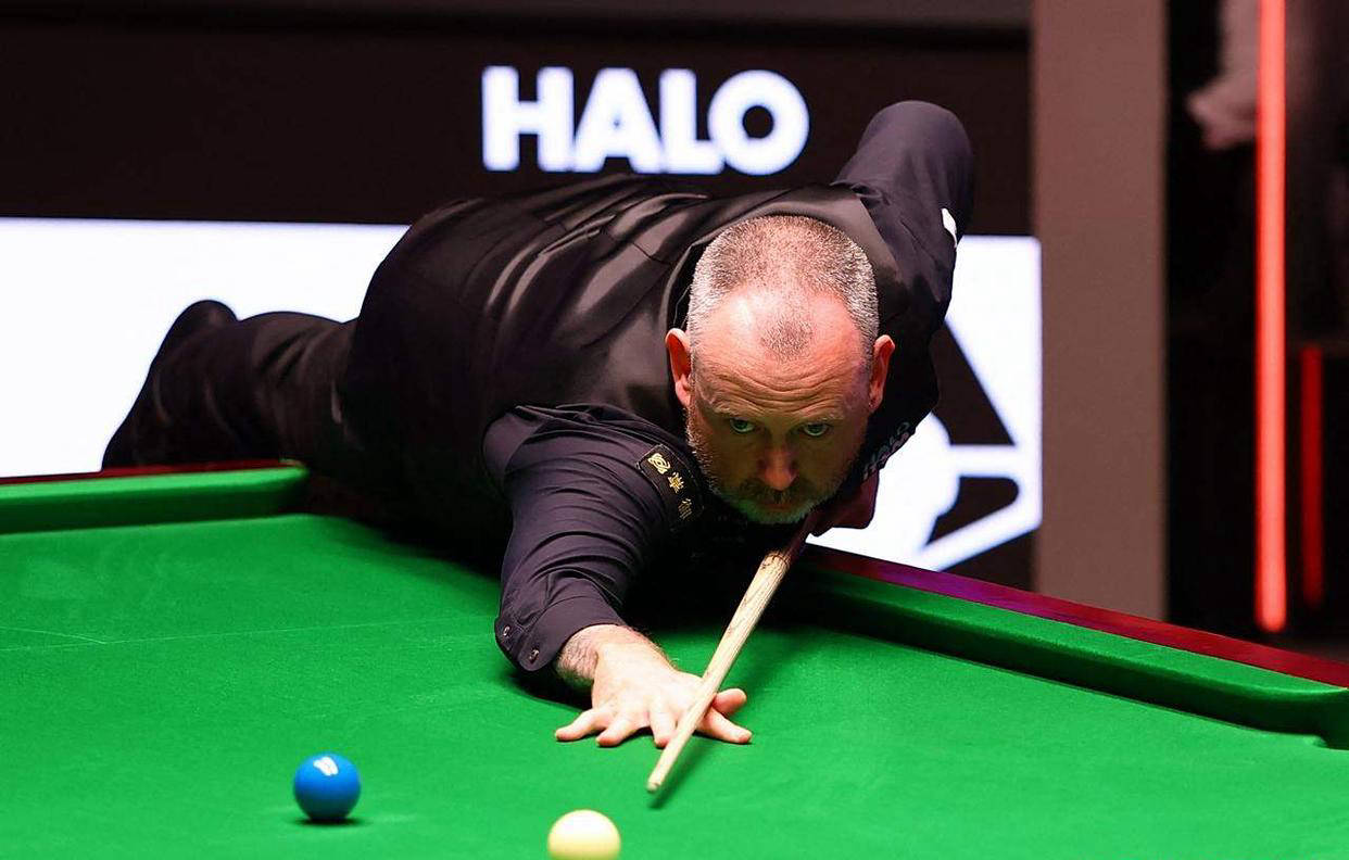 他以令人惊 他以令人惊