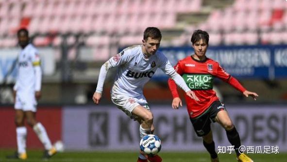 的双重叙事 的双重叙事